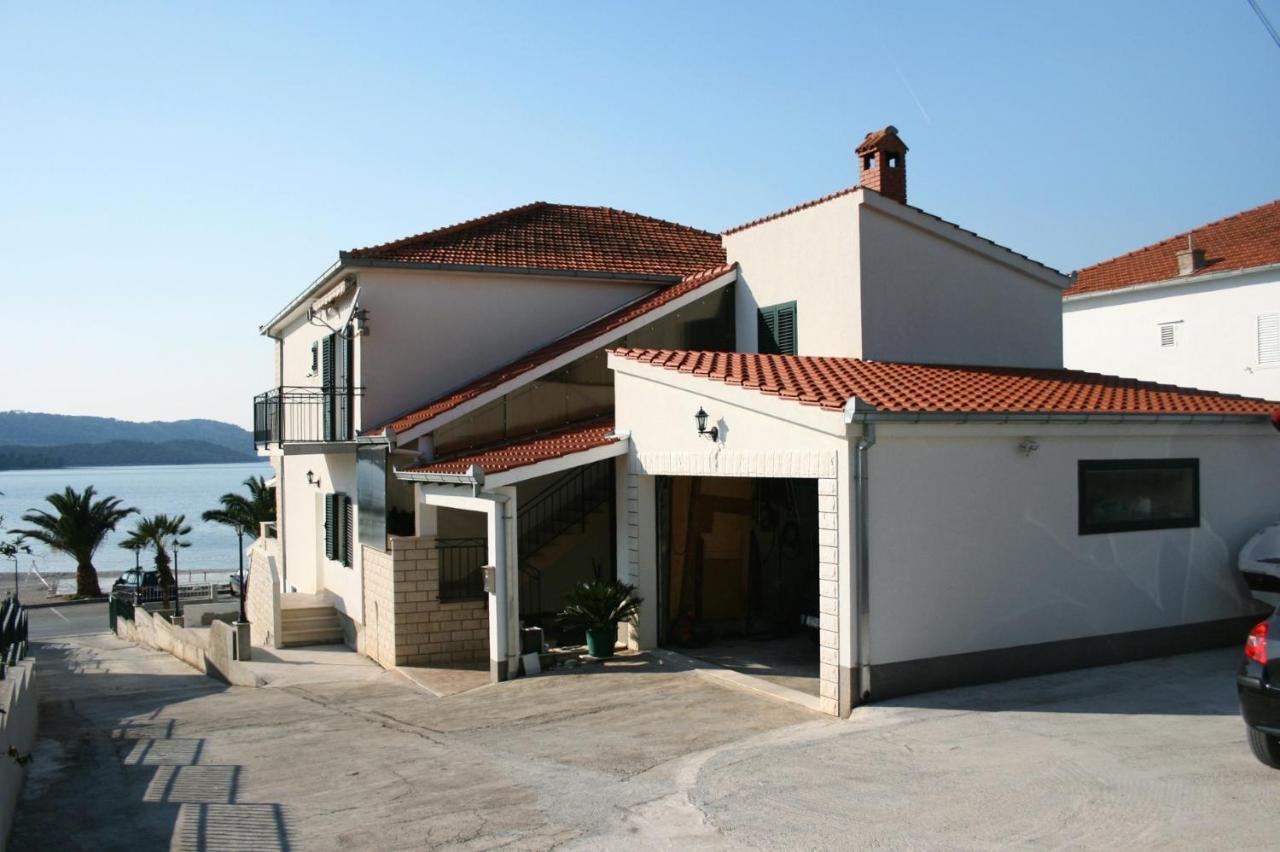 Apartments By The Sea Okrug Gornji, Ciovo - 6067 Trogir Exterior foto